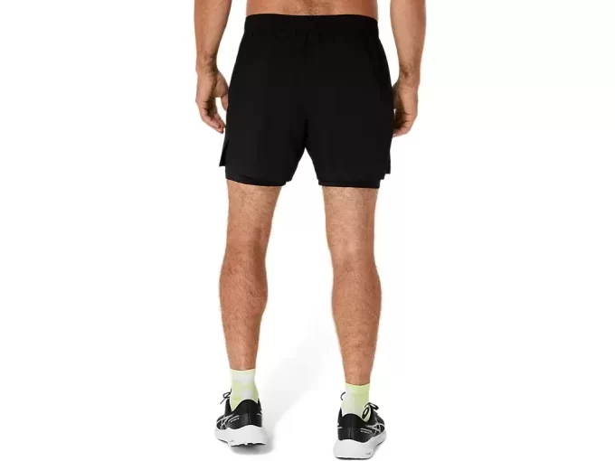 ASICS SILBERNE 2N1 5IN KURZE ASICS SILBERNE 2N1 5IN KURZE