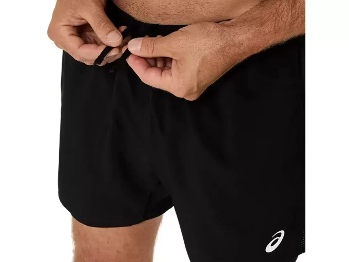 ASICS SILBERNE 2N1 5IN KURZE ASICS SILBERNE 2N1 5IN KURZE