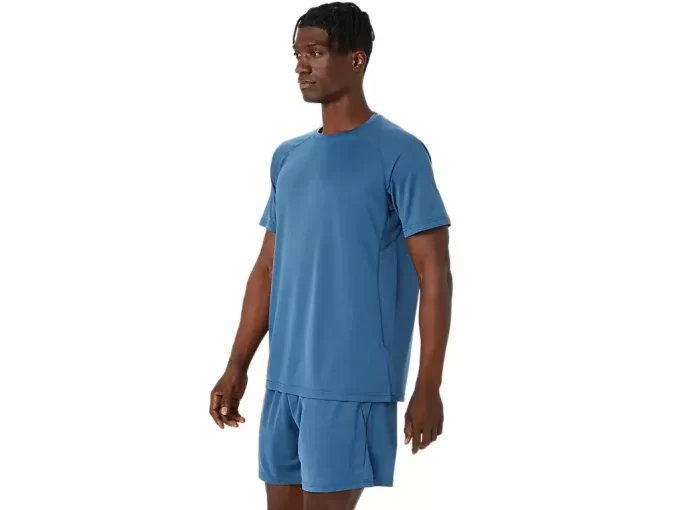 BELÜFTETES STRICK-OBERTEIL MIT KURZEN ÄRMELN BELÜFTETES STRICK-OBERTEIL MIT KURZEN ÄRMELN