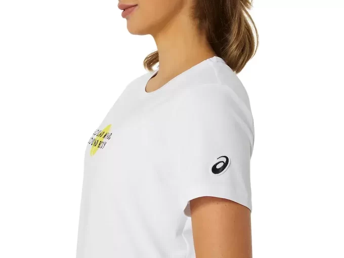 KLASSISCHES GRAFIK-T-SHIRT FÜR DAMEN KLASSISCHES GRAFIK-T-SHIRT FÜR DAMEN