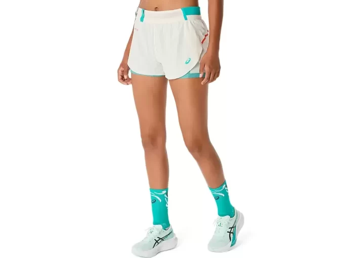 METARUN SPLIT SHORT IN LIMITIERTER SERIEN METARUN SPLIT SHORT IN LIMITIERTER SERIEN