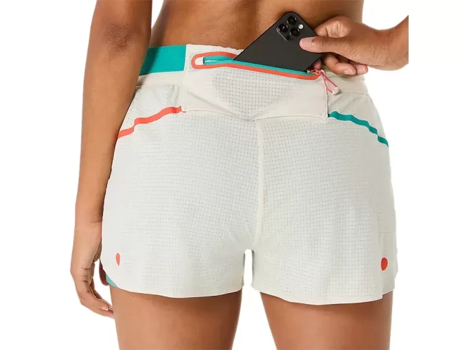 METARUN SPLIT SHORT IN LIMITIERTER SERIEN METARUN SPLIT SHORT IN LIMITIERTER SERIEN