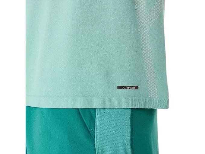 NAHTLOSES KURZARM-OBERTEIL FÜR HERREN NAHTLOSES KURZARM-OBERTEIL FÜR HERREN