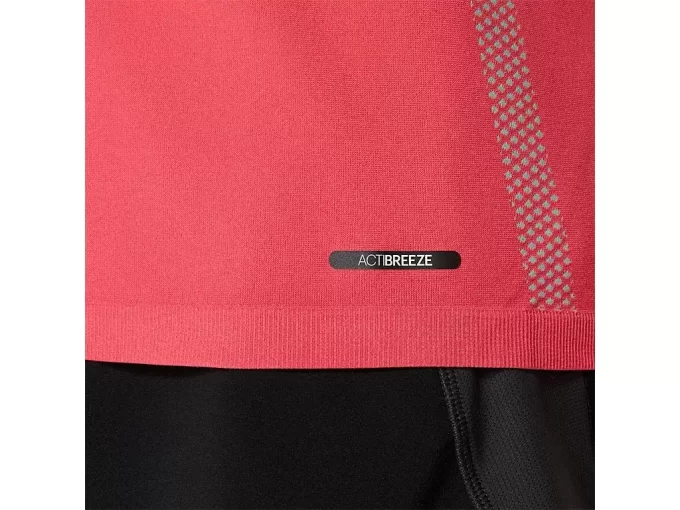 NAHTLOSES KURZARM-OBERTEIL FÜR HERREN NAHTLOSES KURZARM-OBERTEIL FÜR HERREN