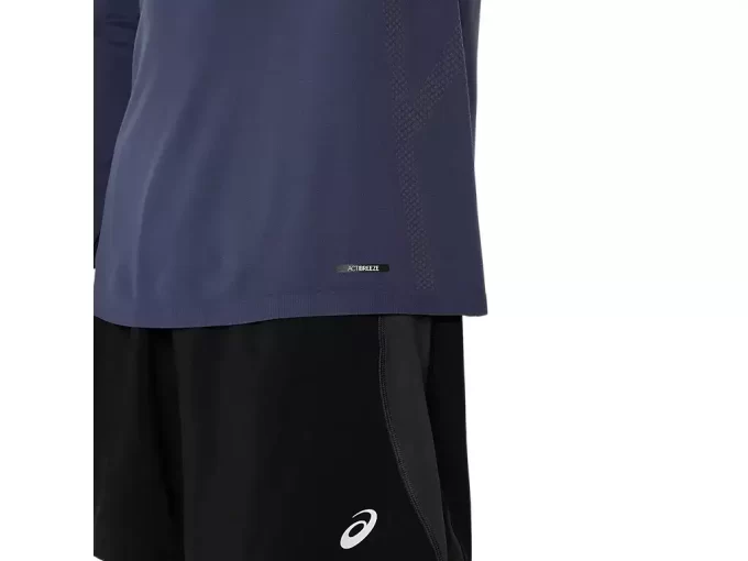 NAHTLOSES LANGARM-TOP FÜR HERREN NAHTLOSES LANGARM-TOP FÜR HERREN