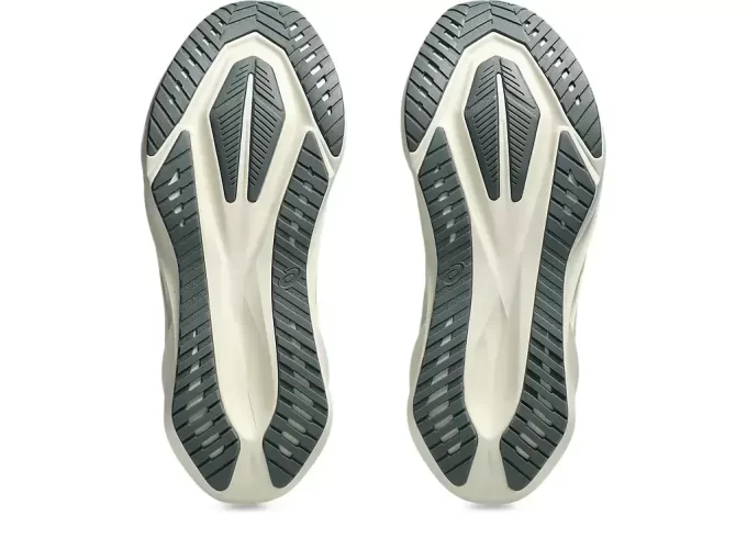 NOVABLAST 5 ASICS TRACK CLUB NOVABLAST 5 ASICS TRACK CLUB