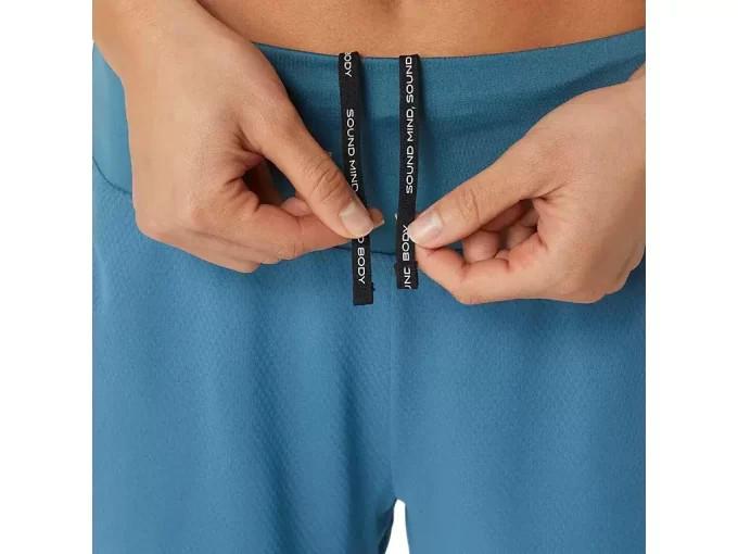 VENTILATE 2-N-1 3,5-Zoll-Shorts für Damen VENTILATE 2-N-1 3,5-Zoll-Shorts für Damen